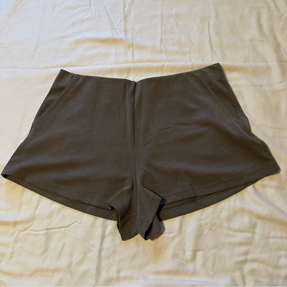 Lululemon Softstreme ribbed short